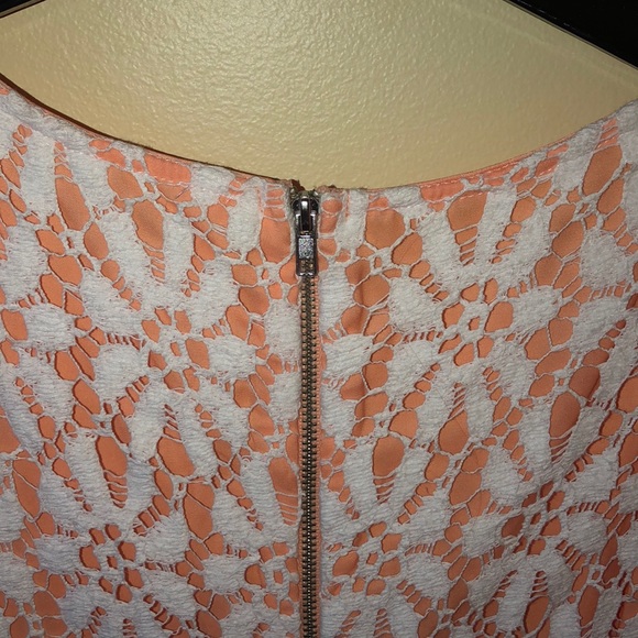 Dress - Picture 4 of 10